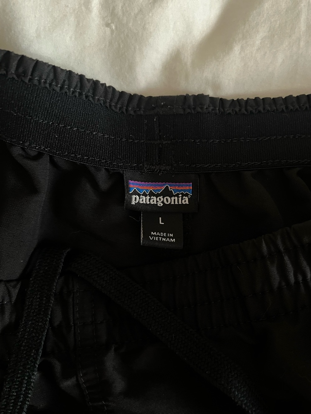 Patagonia 5 inch Black Baggies - Picture 6 of 6